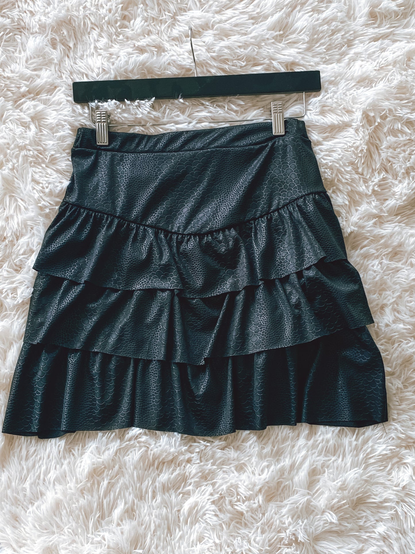 snake textured black mini skirt